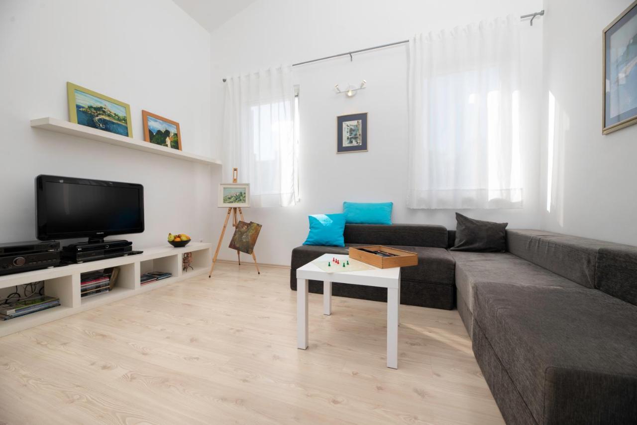 Apartment Arte Vrbnik Esterno foto
